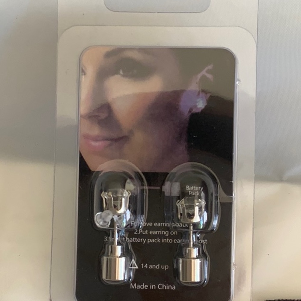 Multi-Color Light Up Earrings - Picture 2 of 3